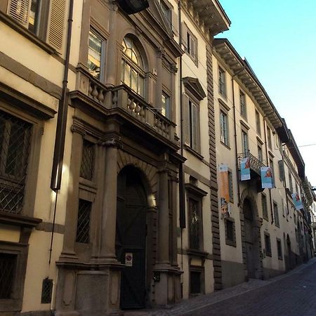Accademia Deluxe Lägenhet Bergamo Exteriör bild
