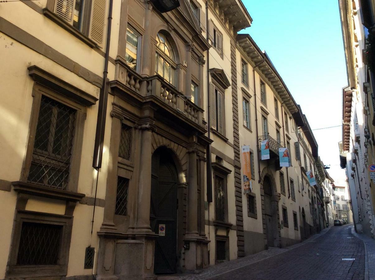 Accademia Deluxe Lägenhet Bergamo Exteriör bild